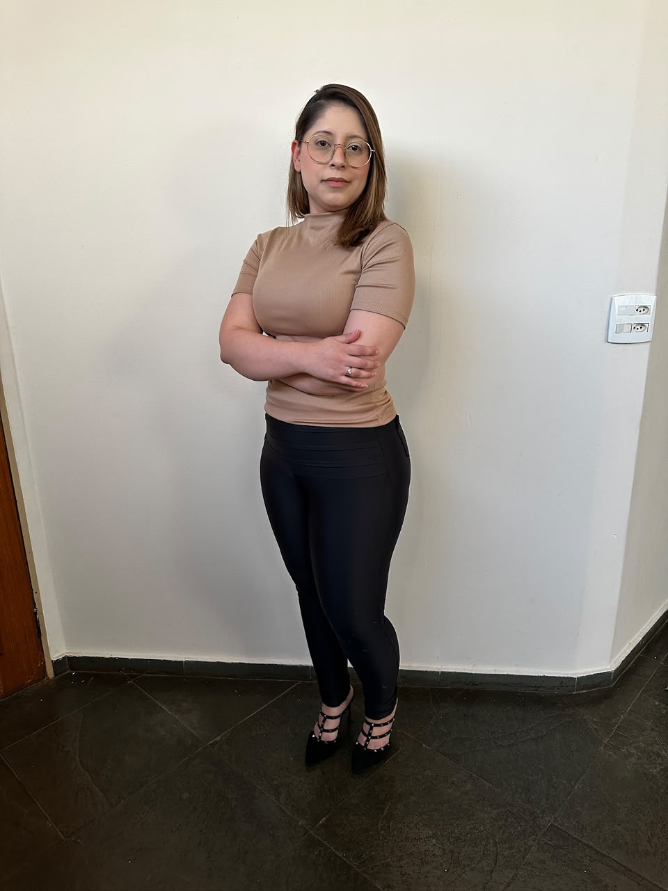 Dra. Letícia Oliveira — retrato profissional